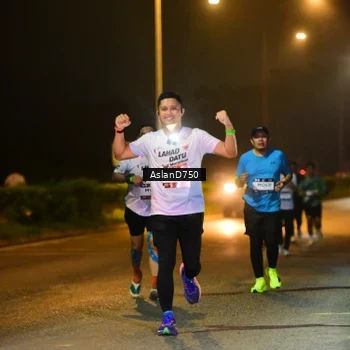 Runner Photo 7719313