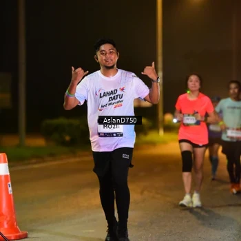 Runner Photo 7719578
