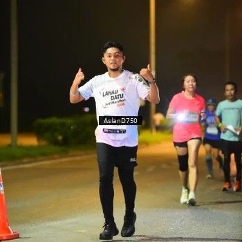 Runner Photo 7719579