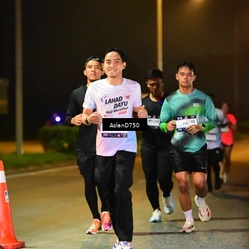 Runner Photo 7719591