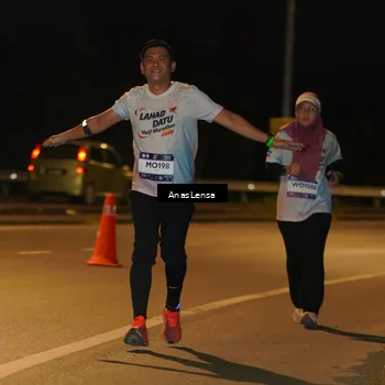 Runner Photo 7719595