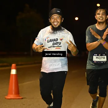Runner Photo 7719673