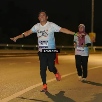 Runner Photo 7719678