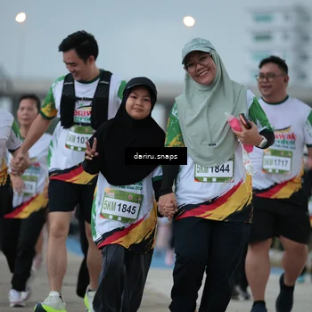 Runner Photo 7719740