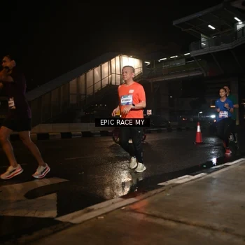 Runner Photo 7719795