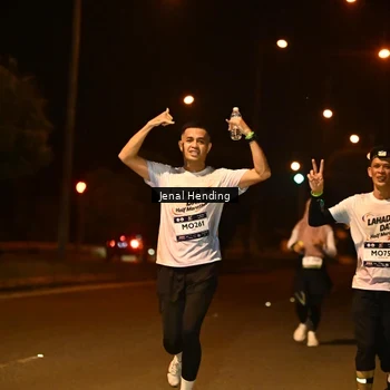 Runner Photo 7719874
