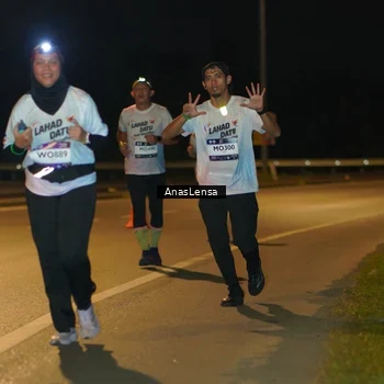 Runner Photo 7719881
