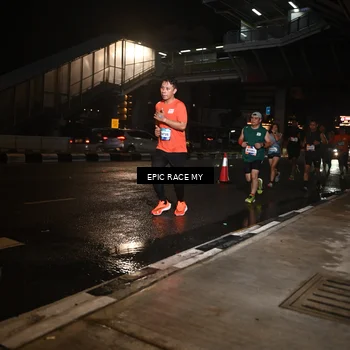 Runner Photo 7719957