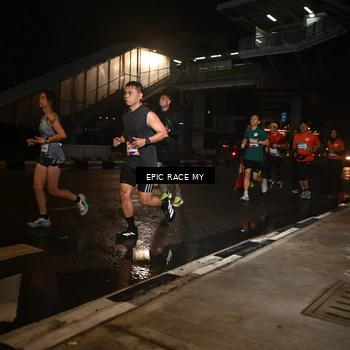 Runner Photo 7720024