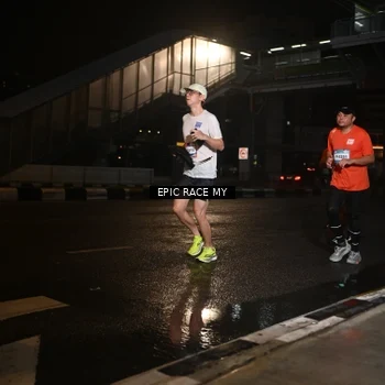 Runner Photo 7720194
