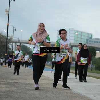 Runner Photo 7720273