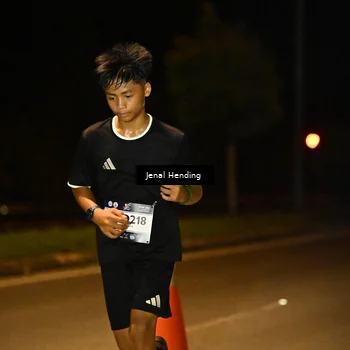 Runner Photo 7720340