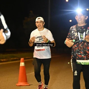 Runner Photo 7720403