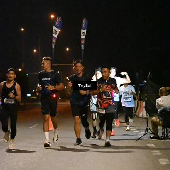 Runner Photo 7720424