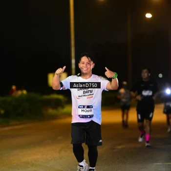 Runner Photo 7720449