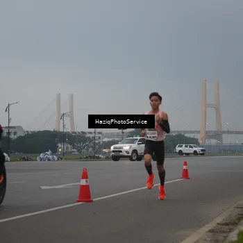 Runner Photo 7720487