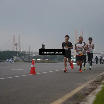 Runner Photo 7720492