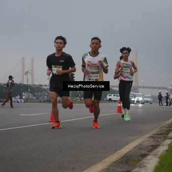 Runner Photo 7720532