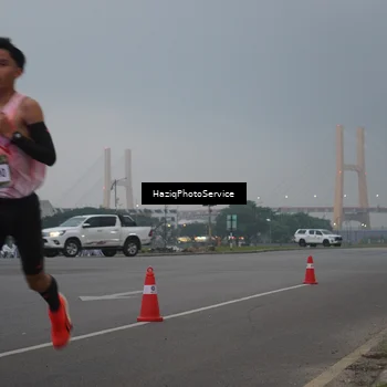Runner Photo 7720537