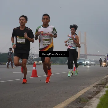 Runner Photo 7720538