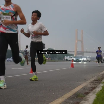 Runner Photo 7720559