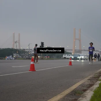 Runner Photo 7720590