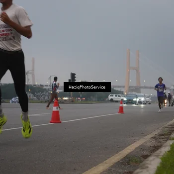 Runner Photo 7720595