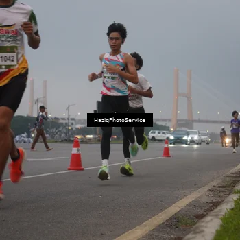 Runner Photo 7720596