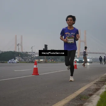Runner Photo 7720599