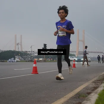 Runner Photo 7720604