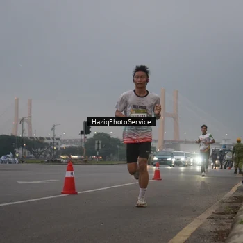 Runner Photo 7720631