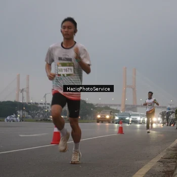Runner Photo 7720645