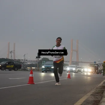 Runner Photo 7720658