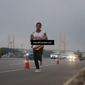 Runner Photo 7720662