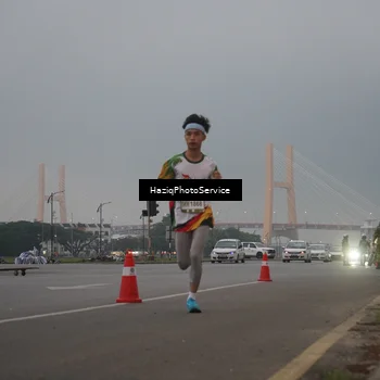 Runner Photo 7720675