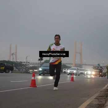 Runner Photo 7720676