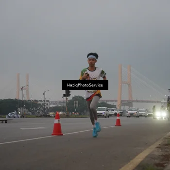 Runner Photo 7720679