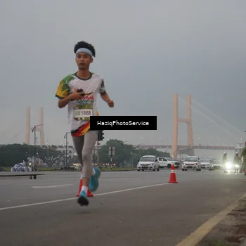 Runner Photo 7720680