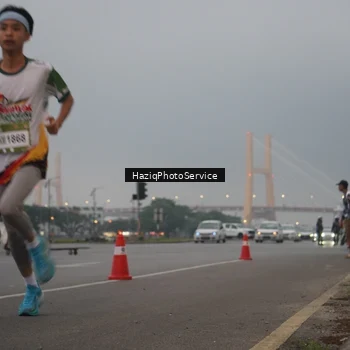 Runner Photo 7720703