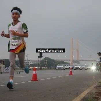 Runner Photo 7720709