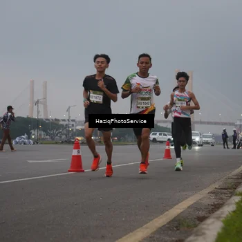 Runner Photo 7720729