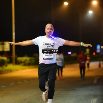 Runner Photo 7720748
