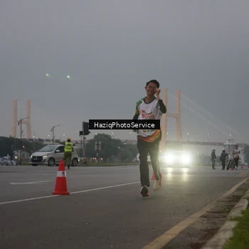 Runner Photo 7720767