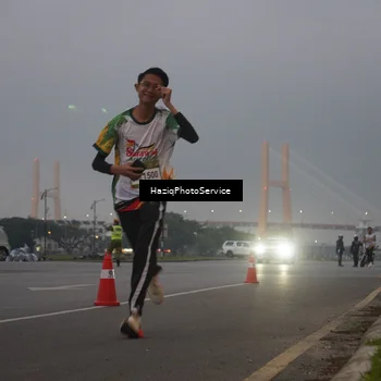 Runner Photo 7720769