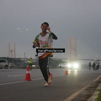 Runner Photo 7720777