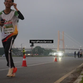 Runner Photo 7720810