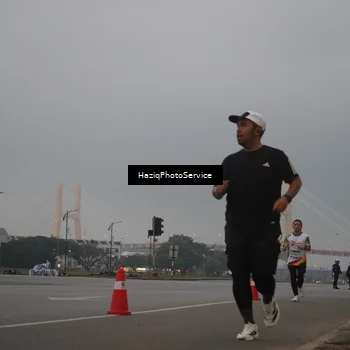 Runner Photo 7720818