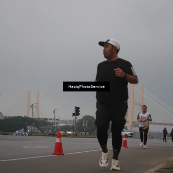 Runner Photo 7720848