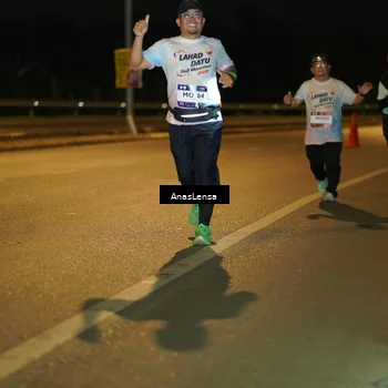 Runner Photo 7720857
