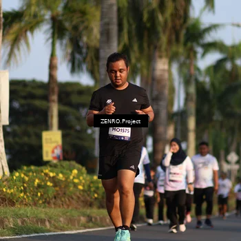 Runner Photo 7720859